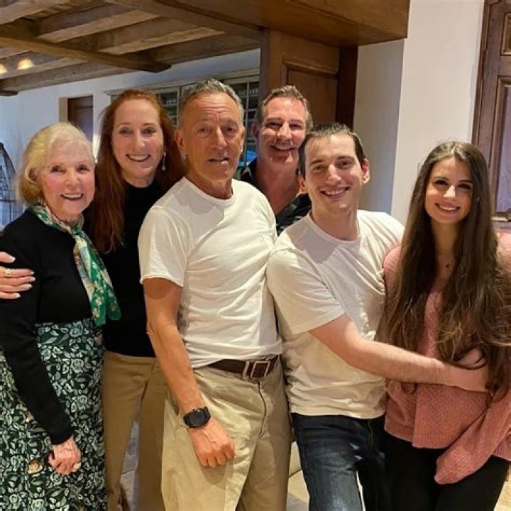 Discover The Fascinating Circle Of Alana Springsteen's Family