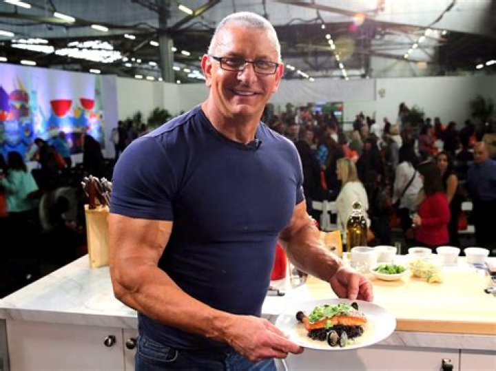 High Roller In The Kitchen: Exploring Chef Robert Irvine's Fortune