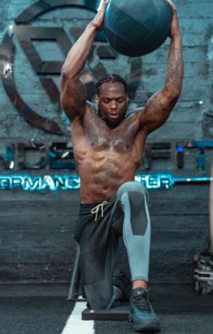 Derrick Henry's Brother: A Look Into Their Bond And Background