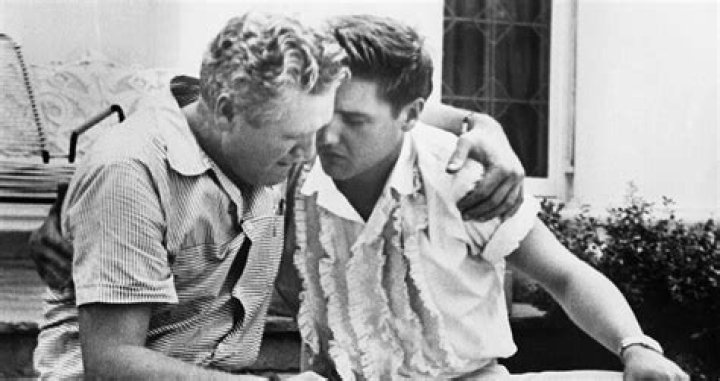 The Tragic Loss: Elvis Presley's Mother Passes Away