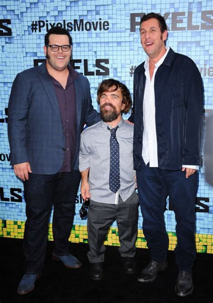 Unveiling The Height Of Josh Gad: How Tall Is He Really?