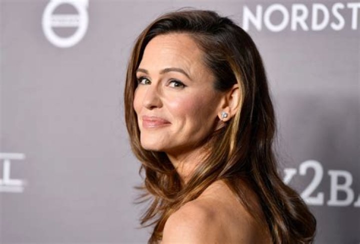 Jennifer Garner's Net Worth: Uncovering Her Financial Empire