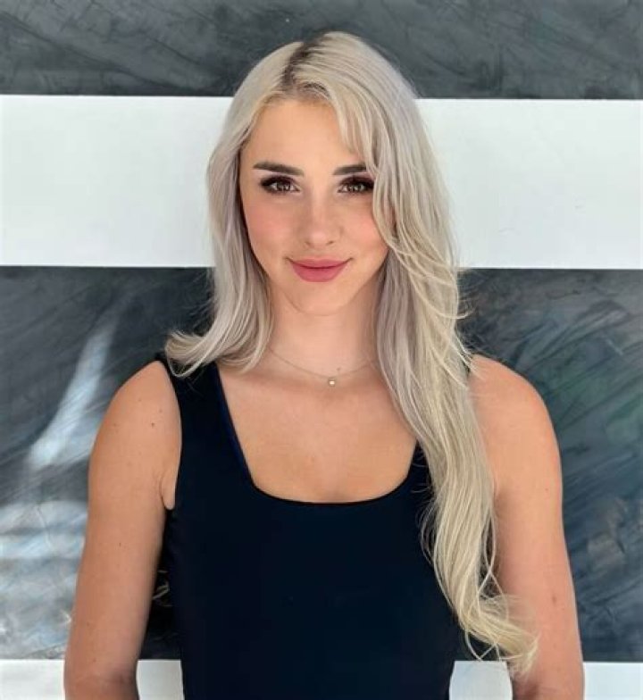 Unraveling The Lives Of Jordan Peterson's Daughters