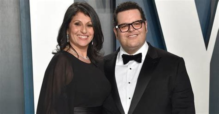 Unveiling The Secrets: Josh Gad's Enduring Relationship