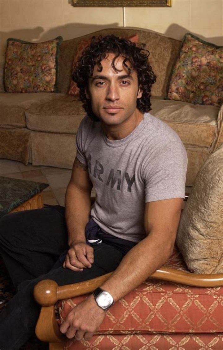 Kamar De Los Reyes: A Journey Through His Artistic Vision