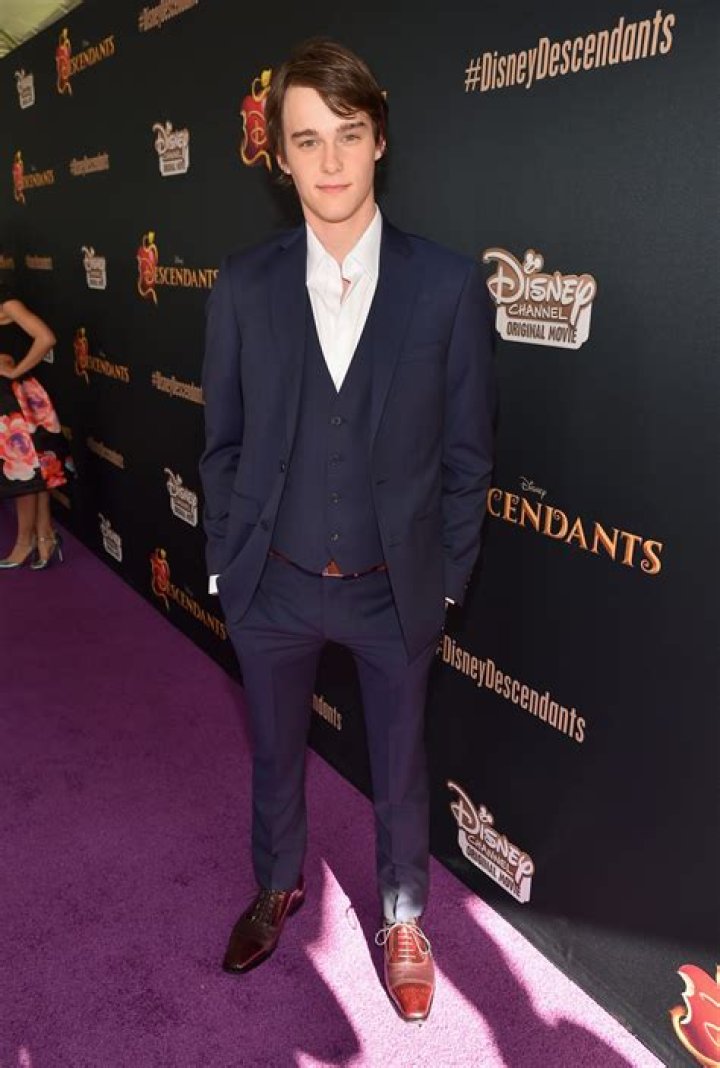 Unveiling The Mystery Of Mitchel Hope's Height