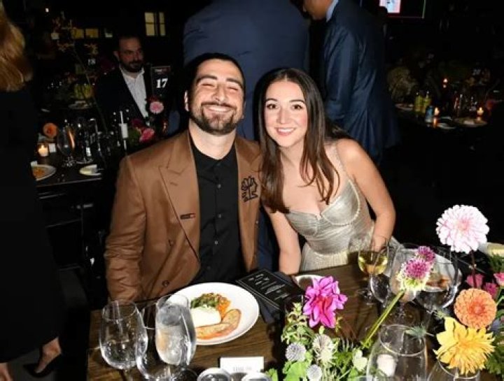 Noah Kahan's Height: Everything You Need To Know