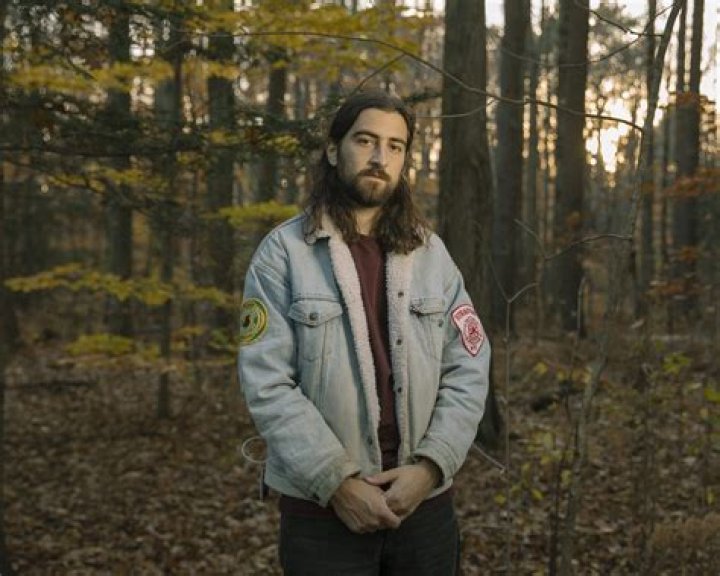 Noah Kahan: A Journey Through Jewish Identity