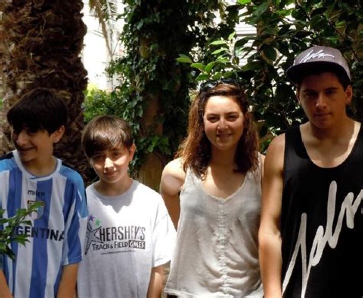 Noah Kahan's Siblings: A Family Perspective