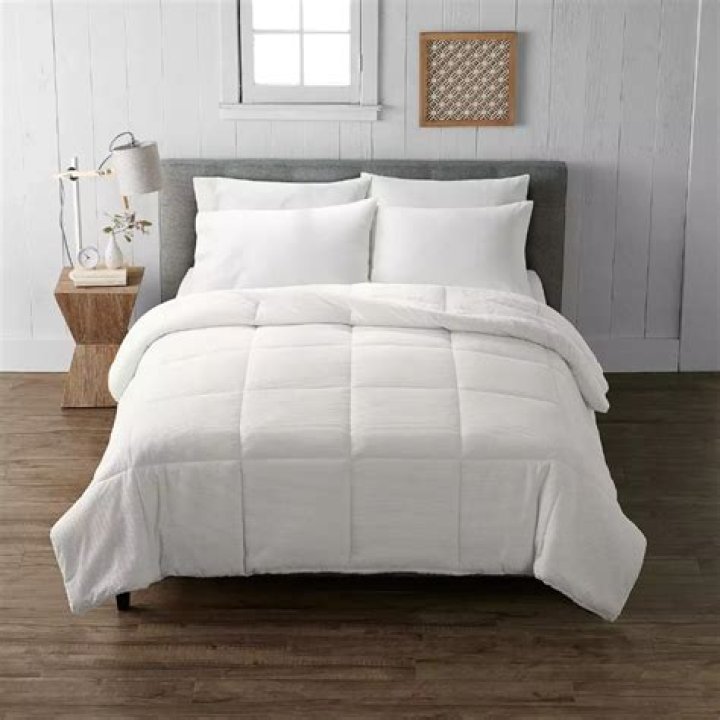 Relaxing Nights With Our Exceptionally Soft Comforter