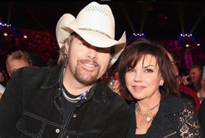 Toby Keith's Wife: Uncovering The Love Story Behind The Country Music Icon