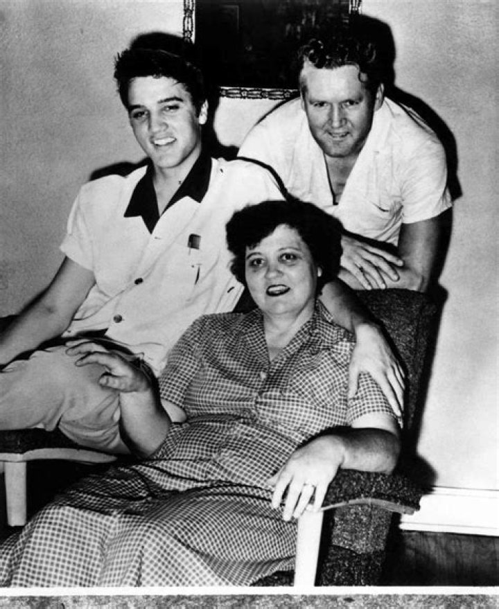 The Heartbreaking Truth: Elvis Presley's Mother's Tragic End